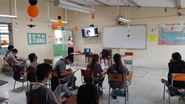 Practicantes de P&C le apuntan a la pedagogía en la Institución Educativa Neira