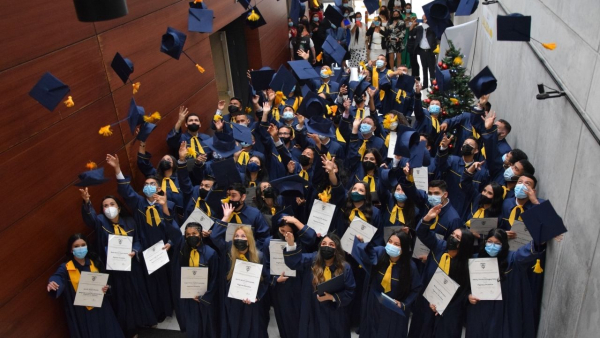 grados universidad autónoma de manizales diciembre