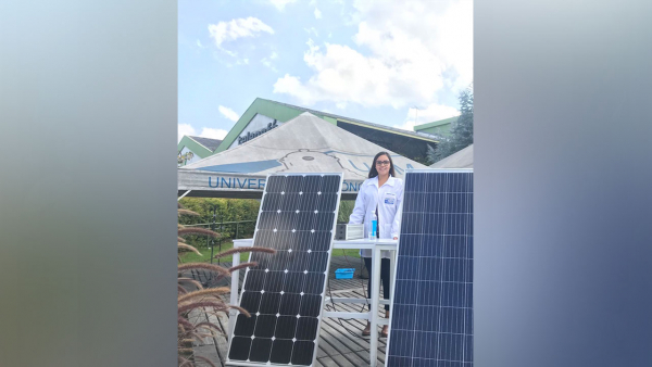 Alejandra María Restrepo Franco, estudiante de la Maestría en Ingeniería, investigó sobre la energía solar fotovoltaica en el Valle del Cauca Alejandra María Restrepo Franco, estudiante de la Maestría en Ingeniería, investigó sobre la energía solar fotovoltaica en el Valle del Cauca