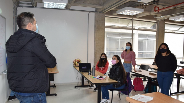 Inglés para jóvenes y adultos Inglés para jóvenes y adultos