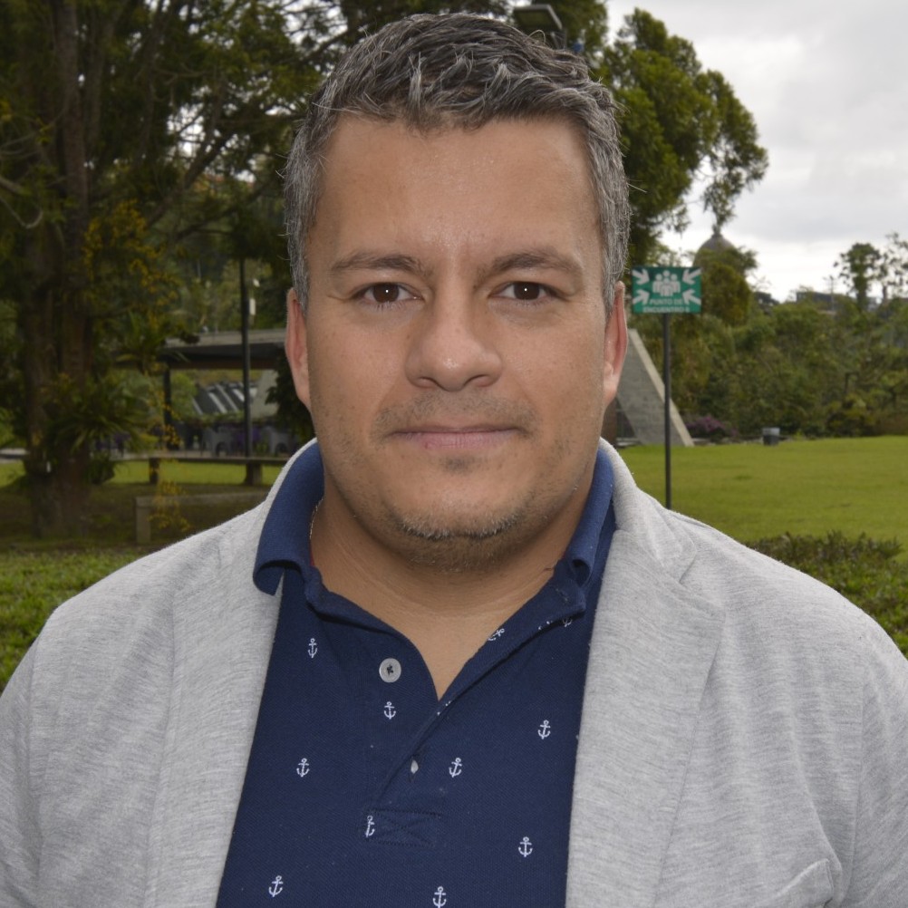 Miembro equipo autoevaluación con fines de reacreditación institucional