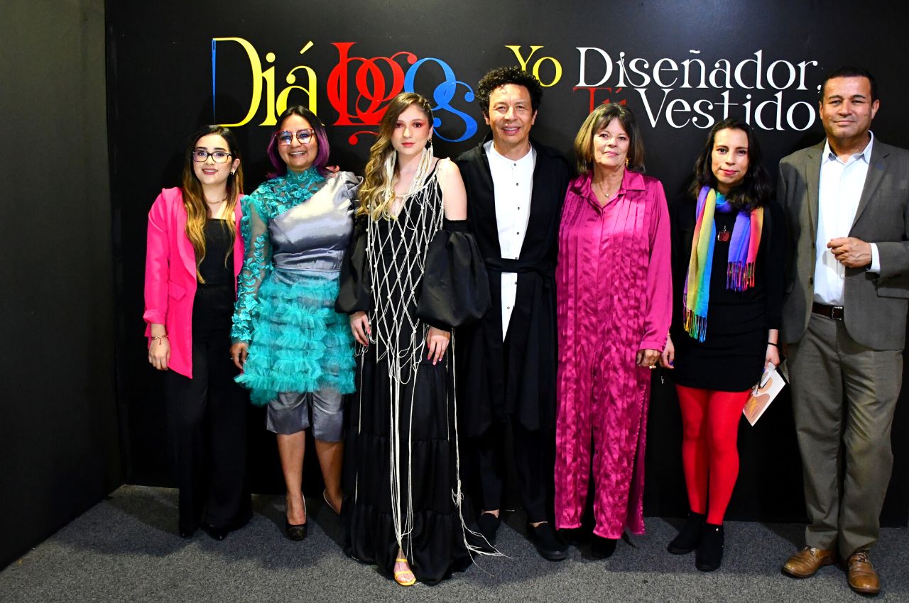 Conozca la exposición Diálogos: Yo diseñador, tú vestido