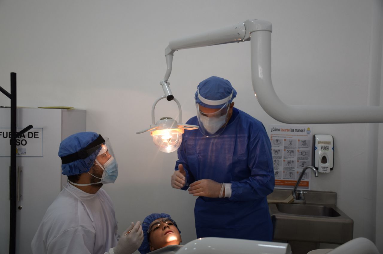 Odontología, con Acreditación Internacional Odontología, con Acreditación Internacional