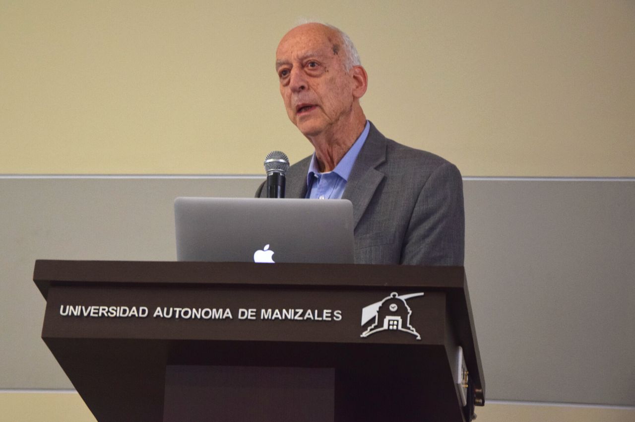 En memoria de Carlos Eduardo Vasco Uribe y su amor a la ciencia En memoria de Carlos Eduardo Vasco Uribe y su amor a la ciencia