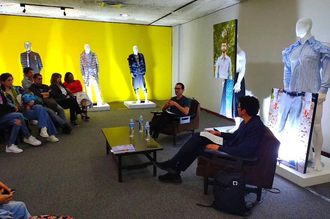 Cultura y moda en la  exposición Diálogos yo Diseñador tú vestido