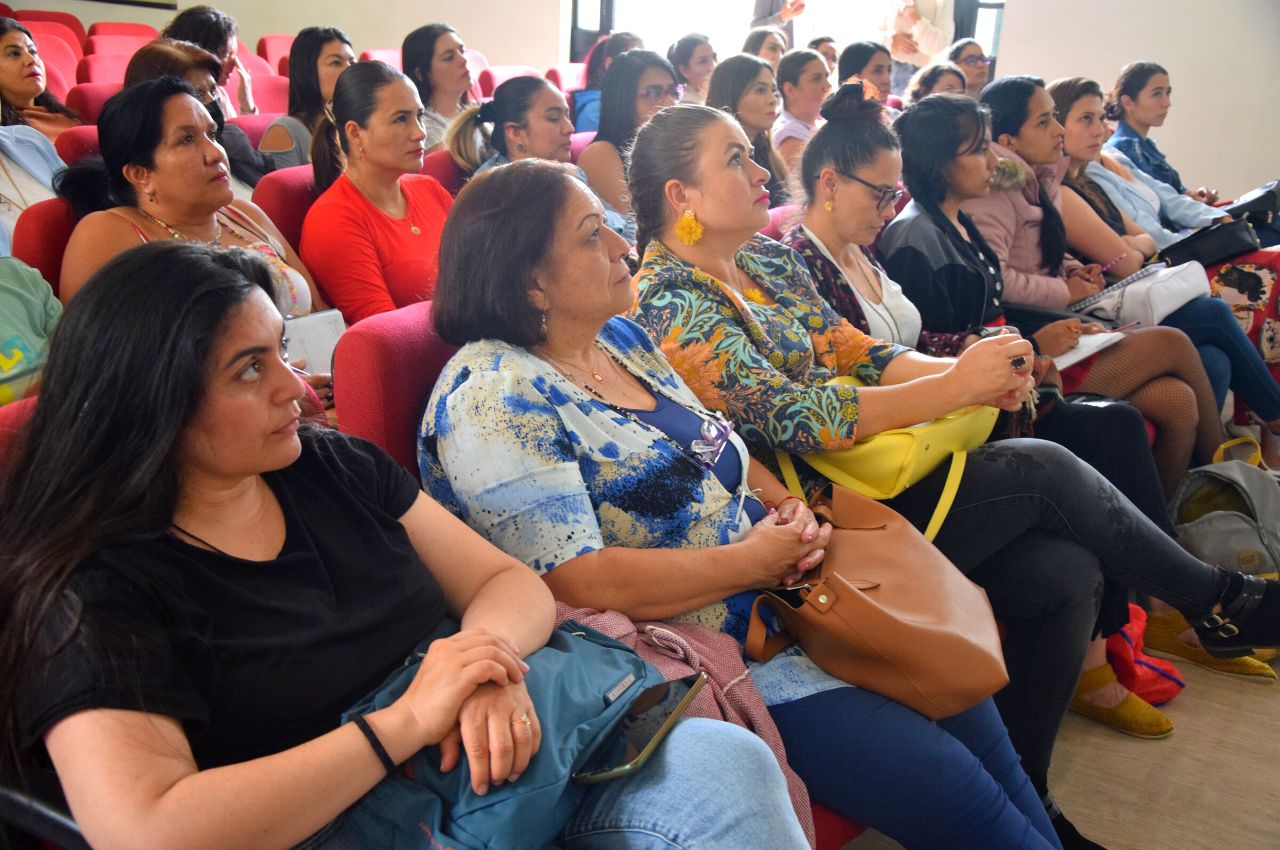 Mujeres fortalecerán ideas de negocio con el programa Empodera Mujeres fortalecerán ideas de negocio con el programa Empodera