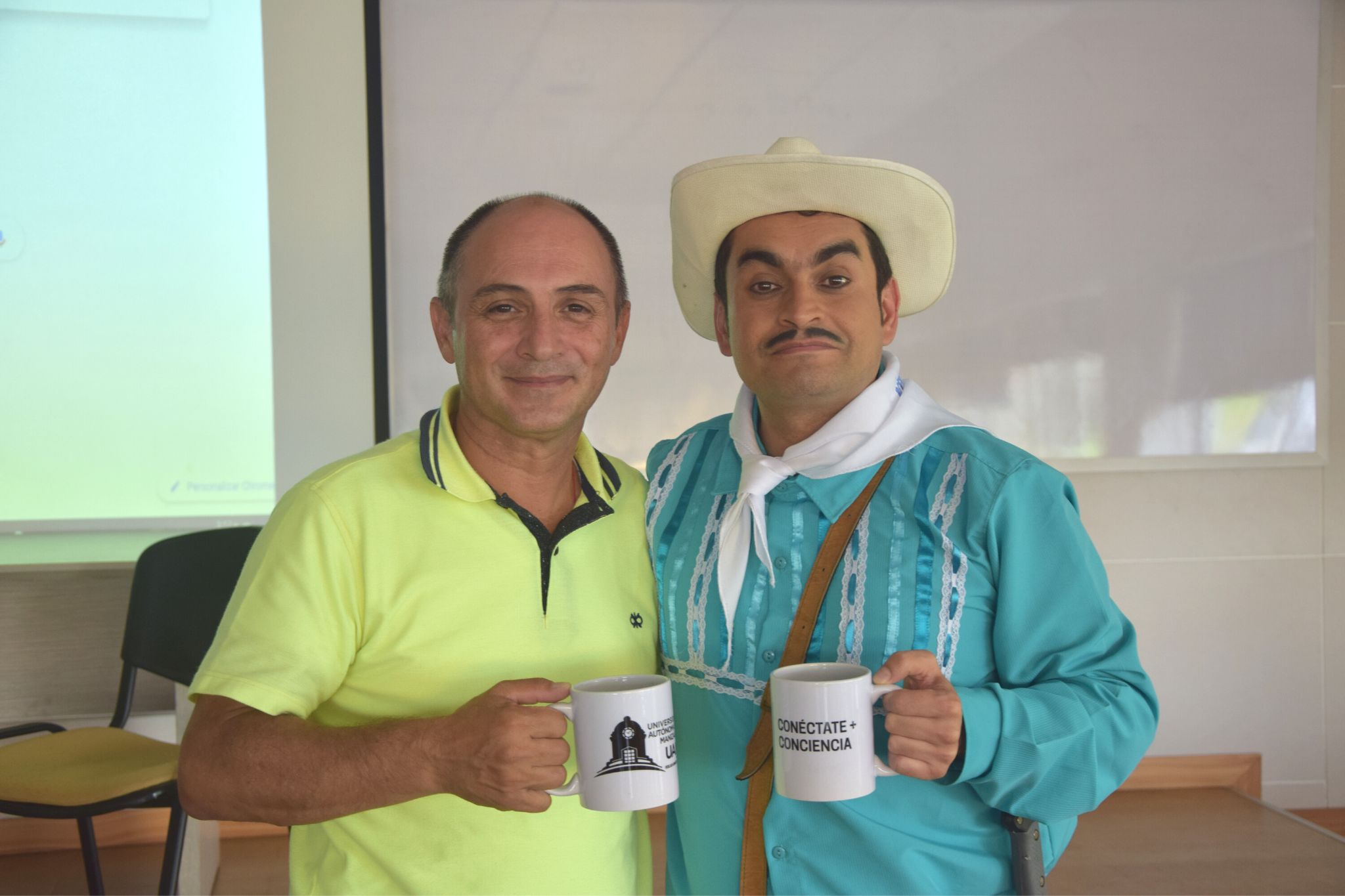 Un café para sonreír con Néstor Elí 