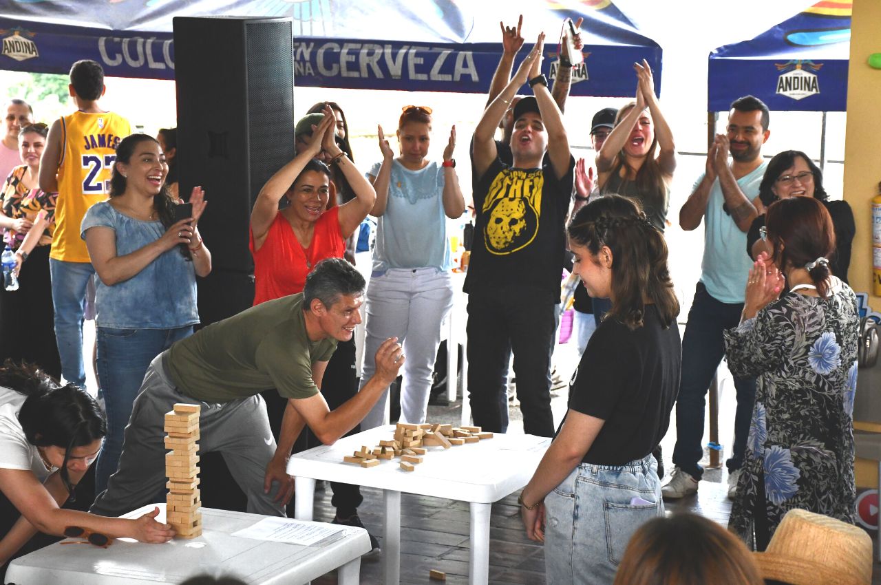 Colaboradores de la UAM celebran el fin de año Colaboradores de la UAM celebran el fin de año