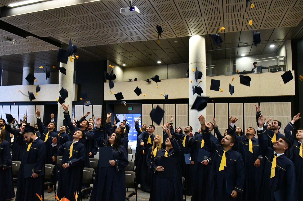 Graduandos UAM cumplen un sueño Graduandos UAM cumplen un sueño