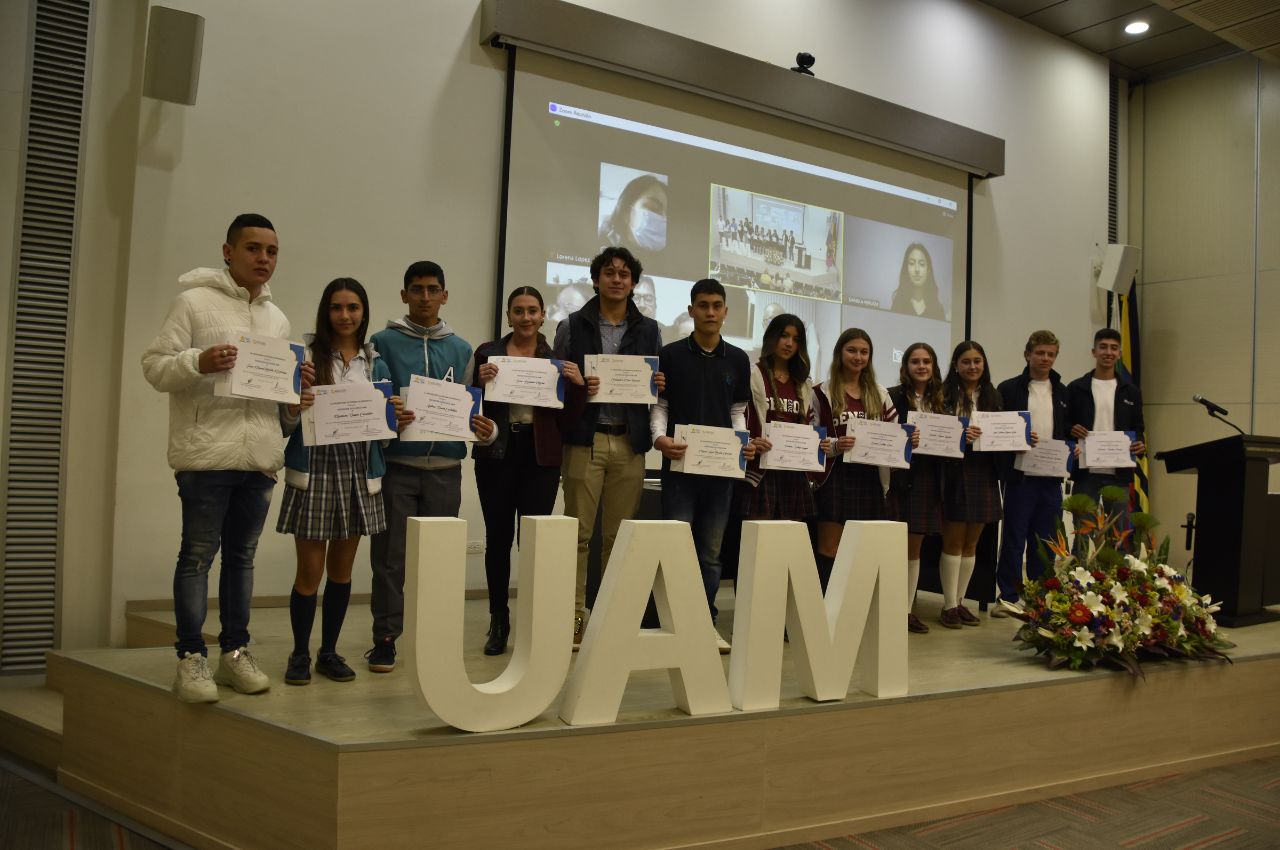 Bachilleres excelencia del país reciben becas de la UAM