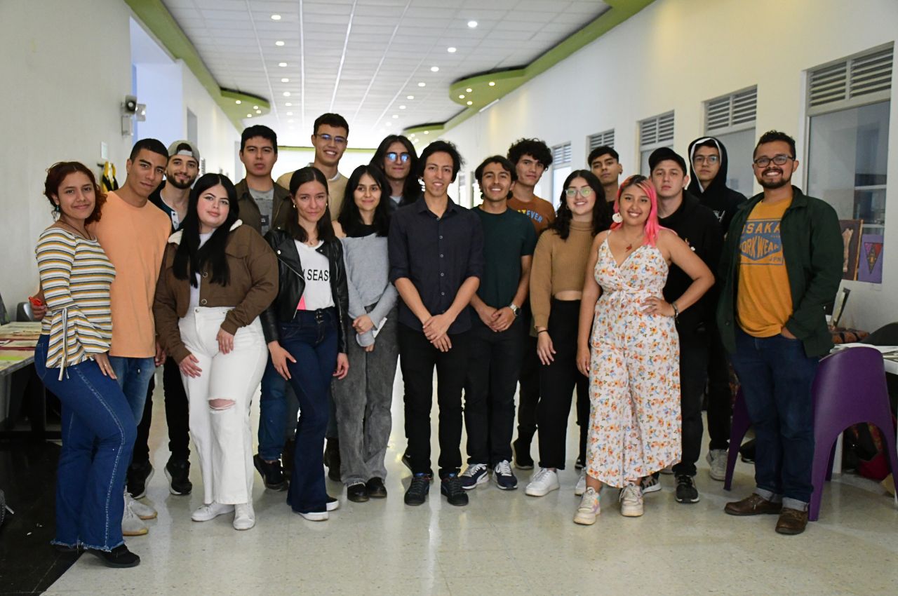 Estudiantes UAM realizan exposición de arte Estudiantes UAM realizan exposición de arte