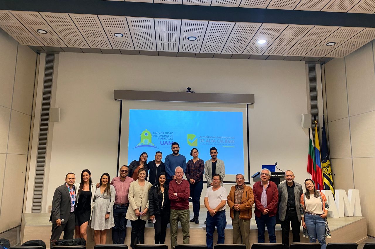 La UAM formó a periodistas y a comunicadores en Comunicación Política La UAM formó a periodistas y a comunicadores en Comunicación Política
