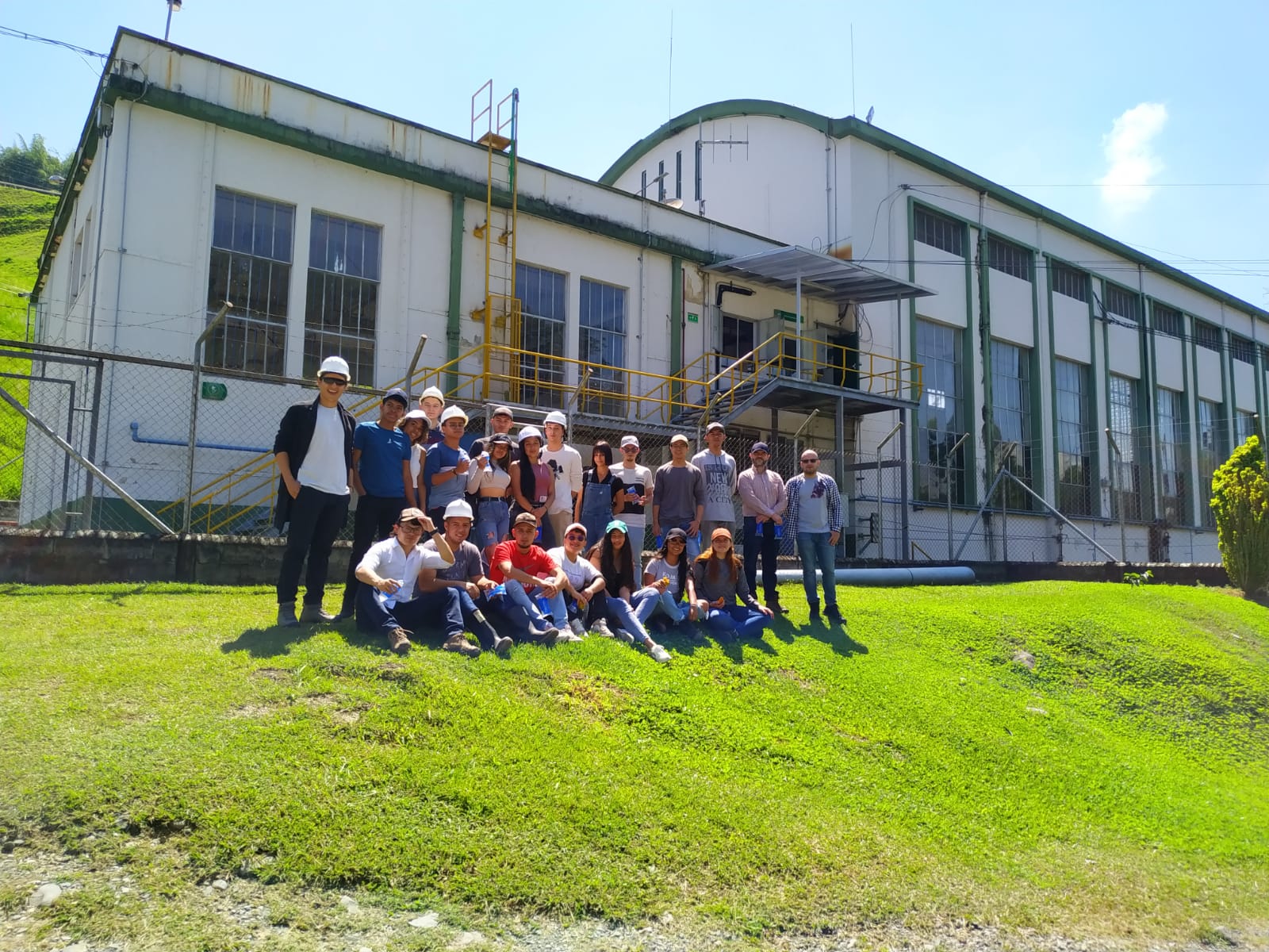 Estudiantes UAM recorren plantas de generación de CHEC Grupo EPM Estudiantes UAM recorren plantas de generación de CHEC Grupo EPM