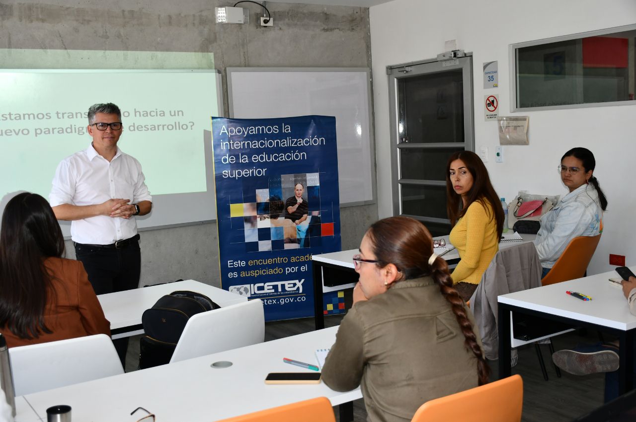 Experto chileno impartió curso sobre Planificación Estratégica Territorial Experto chileno impartió curso sobre Planificación Estratégica Territorial
