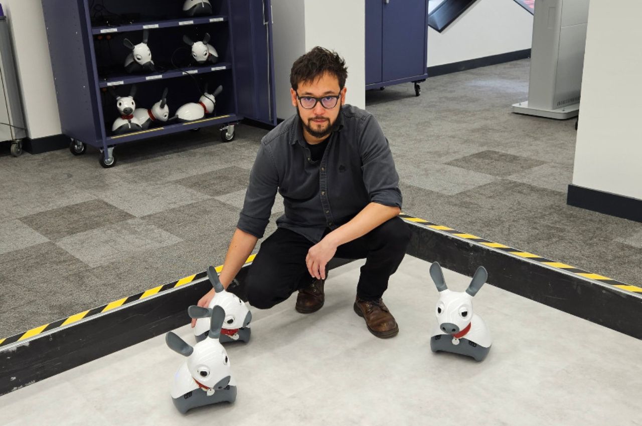 Graduado UAM es docente de Inteligencia Artificial y Robótica en Sheffield Hallam University. Graduado UAM es docente de Inteligencia Artificial y Robótica en Sheffield Hallam University.