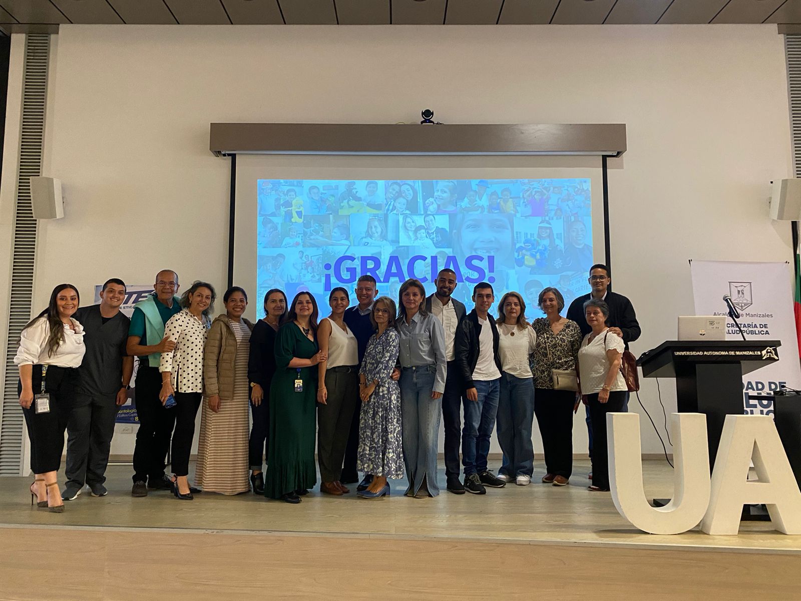 Foro de casos clínicos y experiencias comunitarias de Odontología Foro de casos clínicos y experiencias comunitarias de Odontología