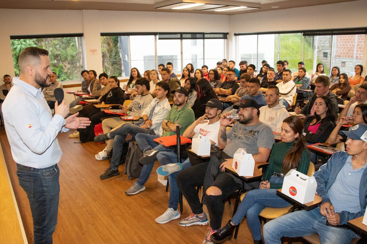 Ternium en la U: “De la Industria a la Universidad Autónoma de Manizales”. Ternium en la U: “De la Industria a la Universidad Autónoma de Manizales”.