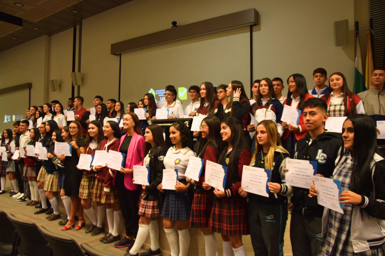 Noche de los Mejores en la Universidad Autónoma de Manizales.