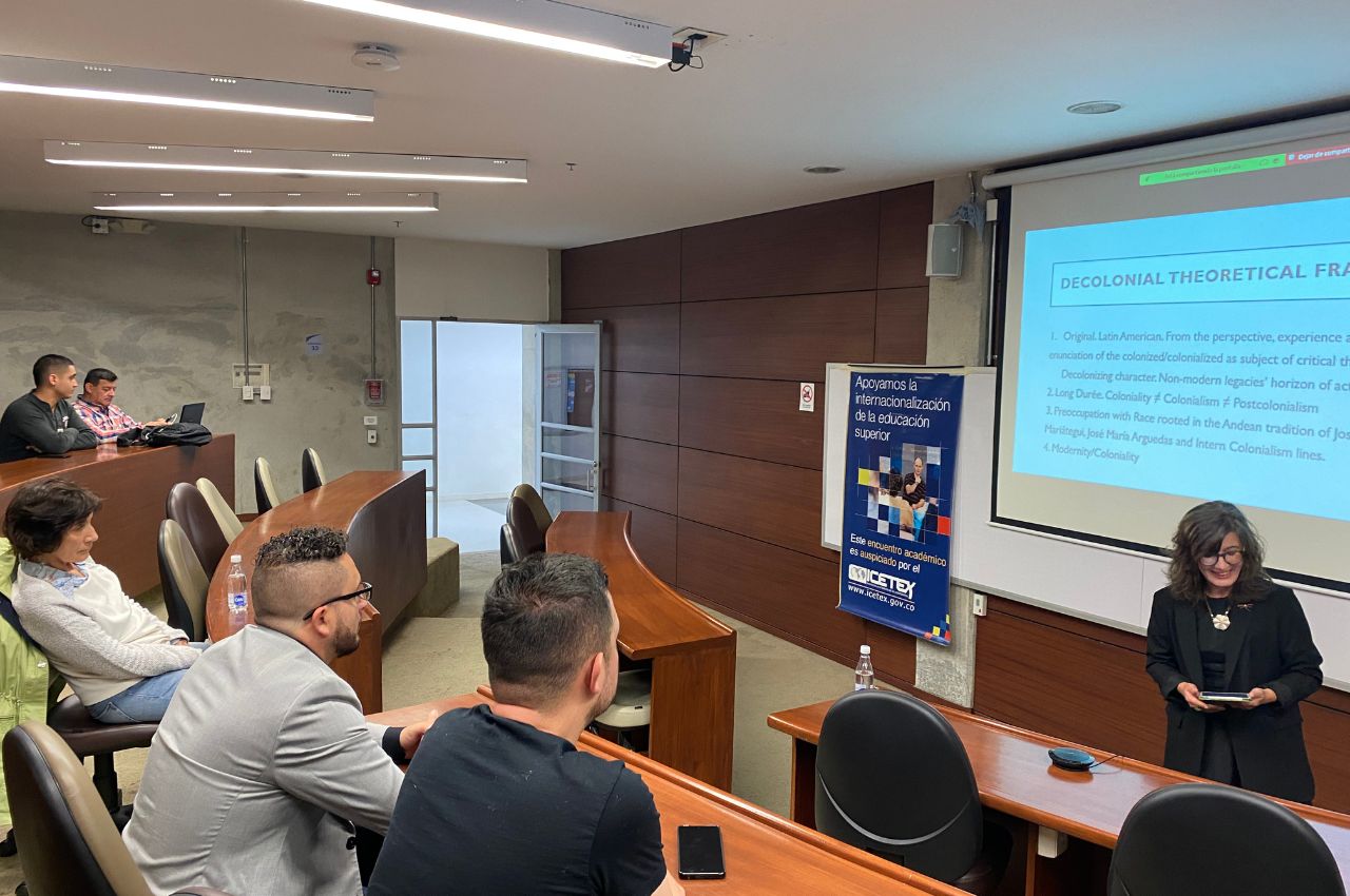 En la UAM se habló de Traducción y Colonialidad con docente argentina. En la UAM se habló de Traducción y Colonialidad con docente argentina.