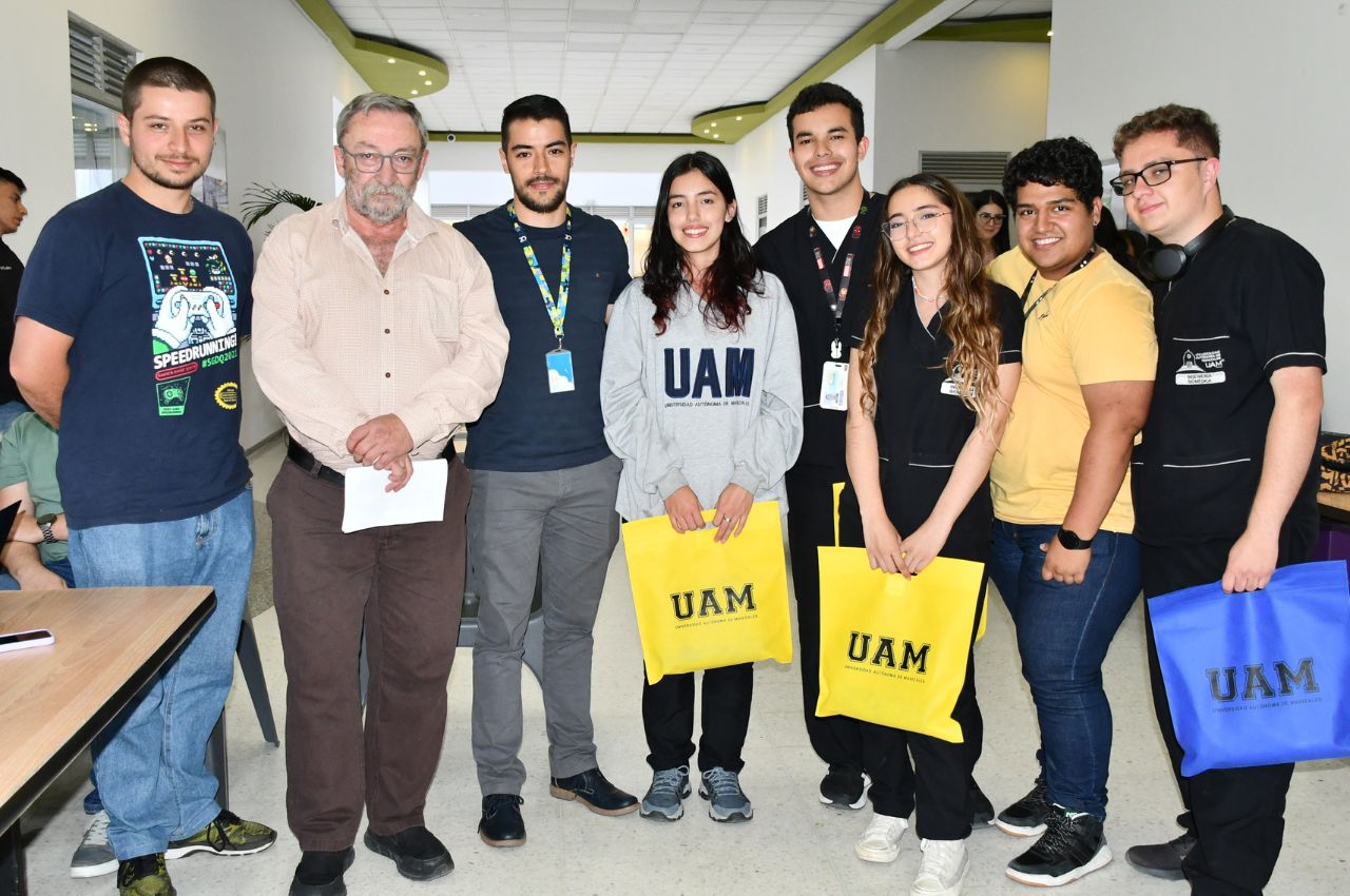 Innovación y talento en la Feria de Proyectos de Ingeniería Biomédica Innovación y talento en la Feria de Proyectos de Ingeniería Biomédica