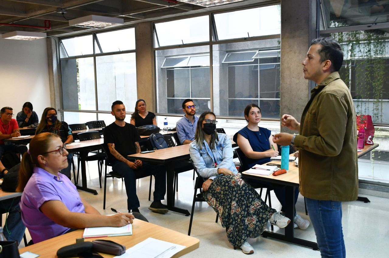 Docentes de Universidad en Tu Colegio se capacitan en Bienestar Universitario y Diversidad Estudiantil Docentes de Universidad en Tu Colegio se capacitan en Bienestar Universitario y Diversidad Estudiantil