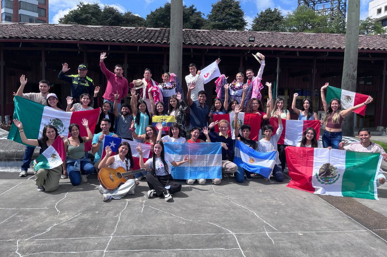 “Parche de Bienvenida” con estudiantes internacionales “Parche de Bienvenida” con estudiantes internacionales