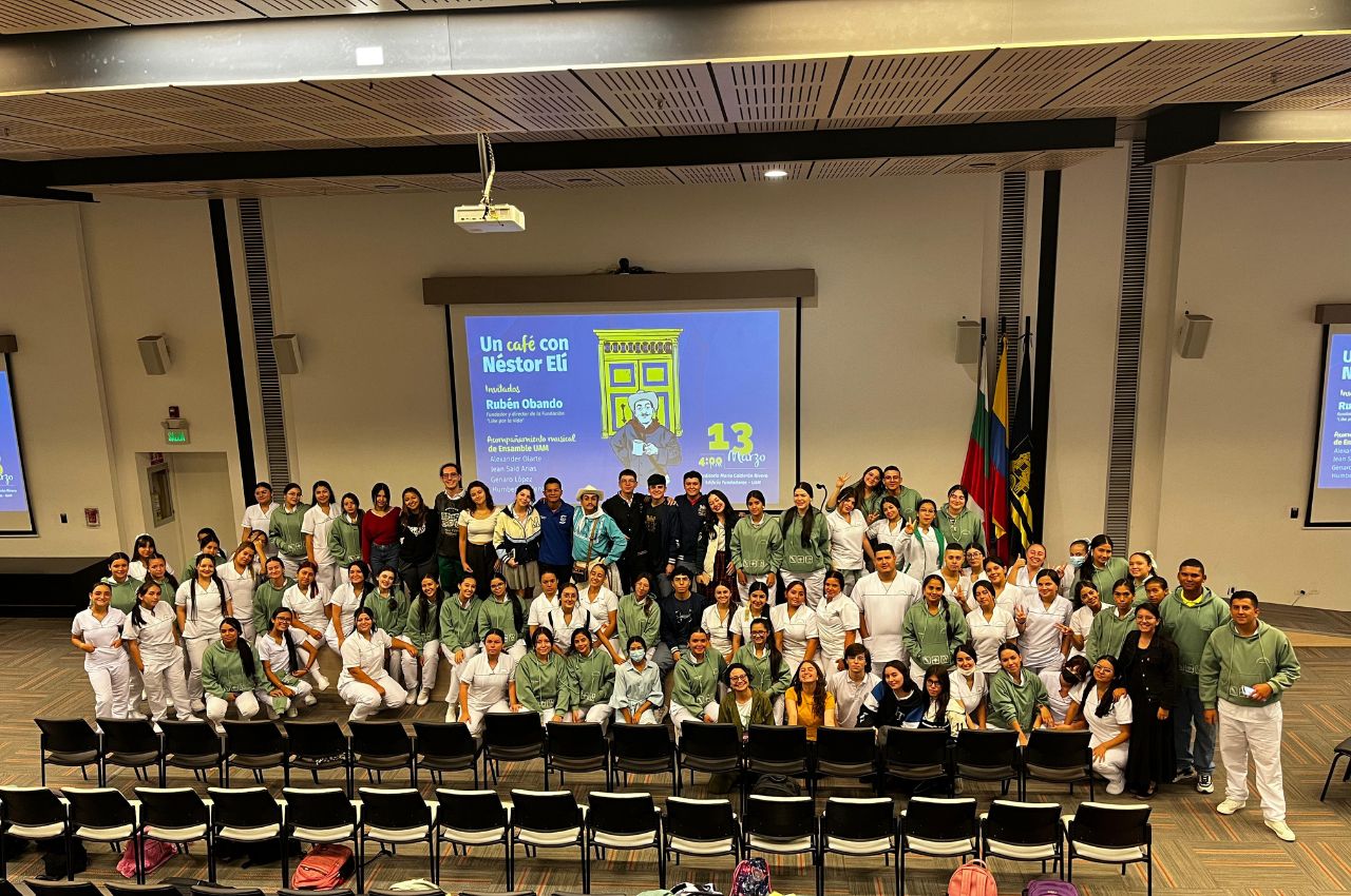 En la UAM dimos Like por la Vida con Néstor Elí. En la UAM dimos Like por la Vida con Néstor Elí.