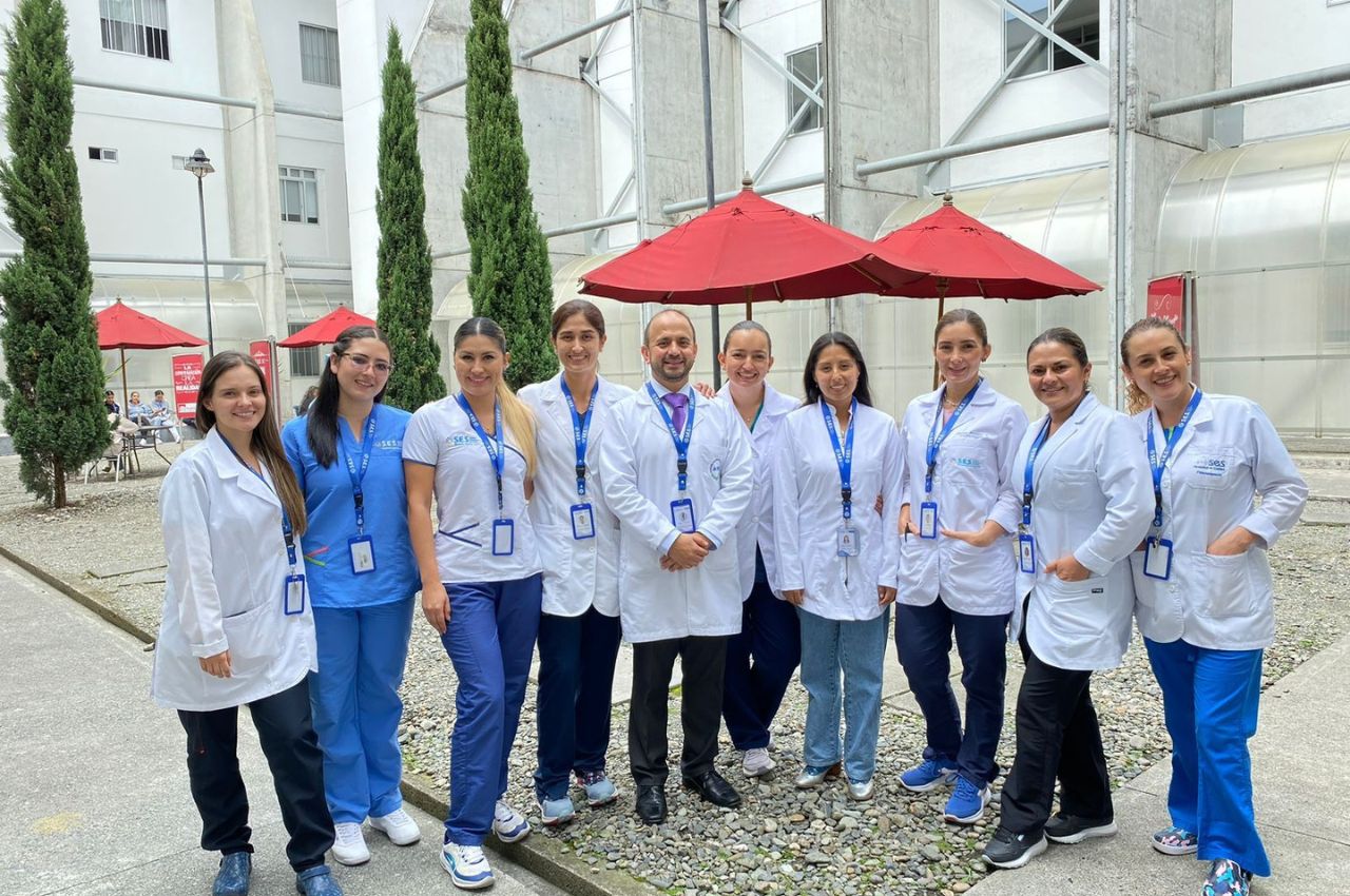 Graduados y estudiantes UAM aportan a que el S.E.S Hospital de Caldas obtenga el galardón Estrella de Oro