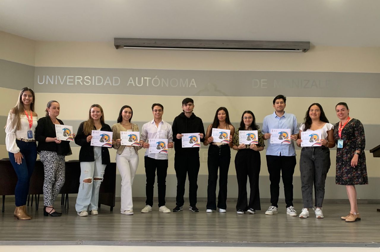 La UAM entrega becas a pasantes del programa Delfín La UAM entrega becas a pasantes del programa Delfín