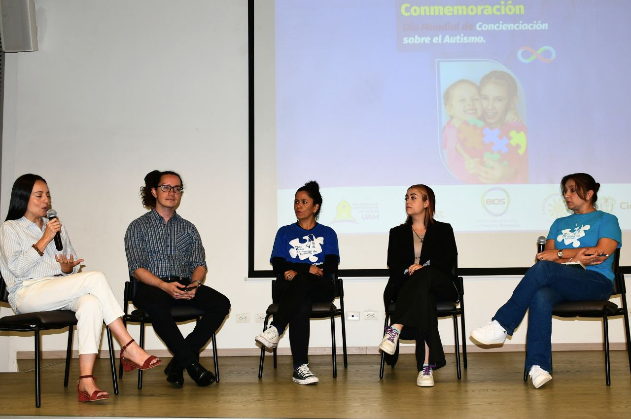 Conversaciones que inspiran sobre el autismo Conversaciones que inspiran sobre el autismo