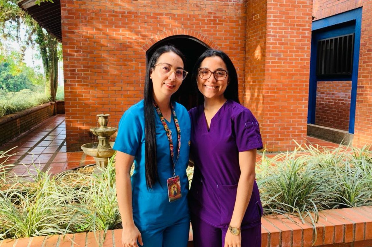 Estudiantes UAM realizan investigación en Neurorehabilitación en la Clínica de Comfamiliar Risaralda. Estudiantes UAM realizan investigación en Neurorehabilitación en la Clínica de Comfamiliar Risaralda.