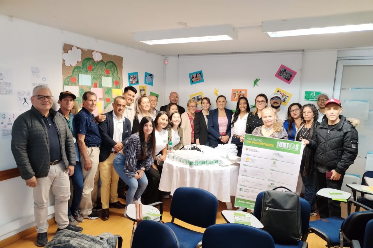 Proyecto Juntos por la Ciencia capacitó a más de mil actores de Caldas Proyecto Juntos por la Ciencia capacitó a más de mil actores de Caldas