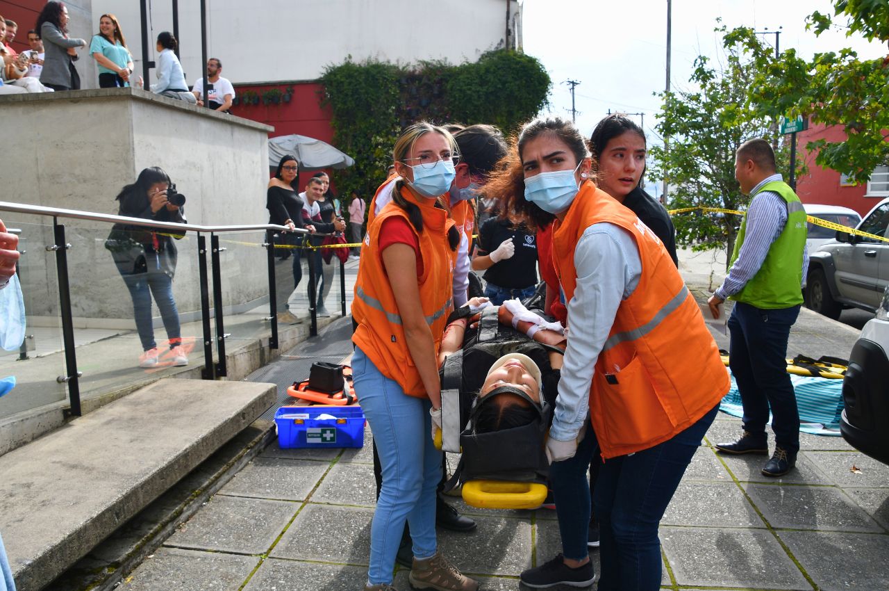 Simulacro de siniestro vial: una actividad de aprendizaje para el Comité de Ayuda Mutua Simulacro de siniestro vial: una actividad de aprendizaje para el Comité de Ayuda Mutua
