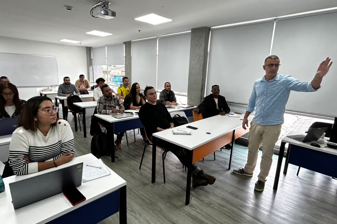 Maestría en Desarrollo Regional y Planificación del Territorio recibe docente brasilero. Maestría en Desarrollo Regional y Planificación del Territorio recibe docente brasilero.