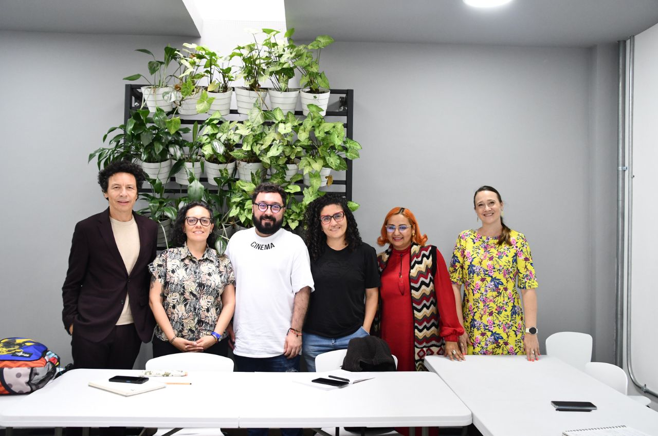 Encuentro de reflexión sobre investigación y creación con programas académicos de Diseño y Artes Encuentro de reflexión sobre investigación y creación con programas académicos de Diseño y Artes