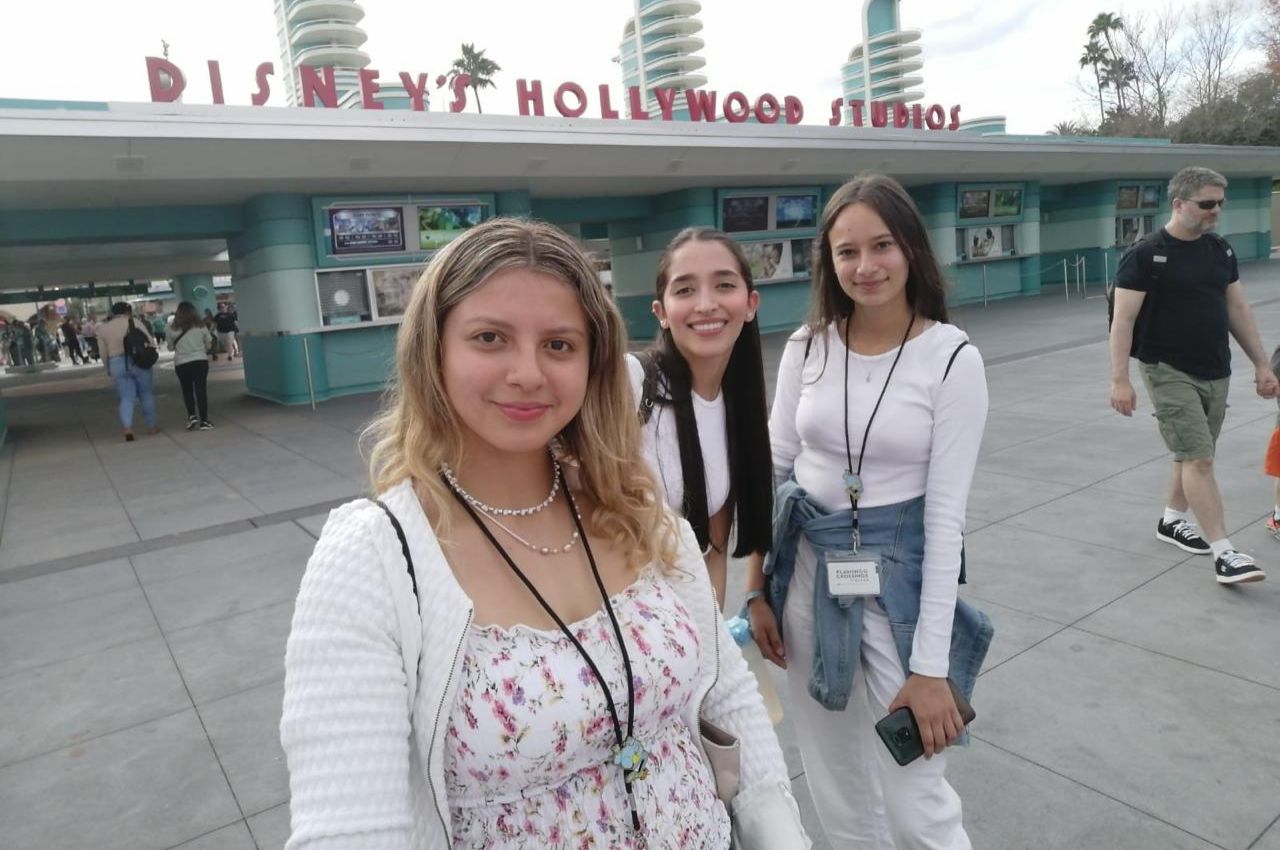 Disney recibe a estudiantes UAM: Tres jóvenes viven una experiencia única. Disney recibe a estudiantes UAM: Tres jóvenes viven una experiencia única.