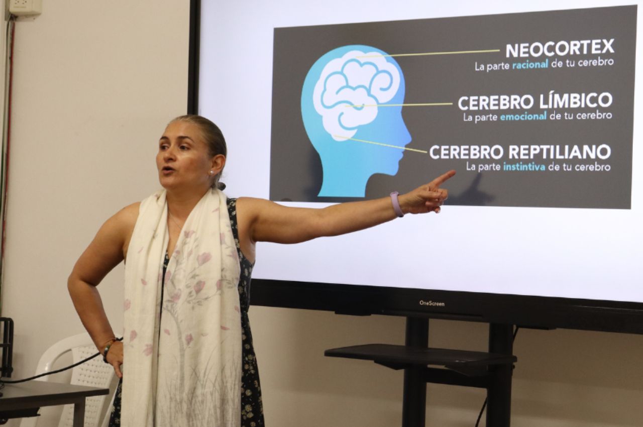 Docente Universidad Autónoma de Manizales habla de innovación y emprendimiento en Unicamacho Docente Universidad Autónoma de Manizales habla de innovación y emprendimiento en Unicamacho