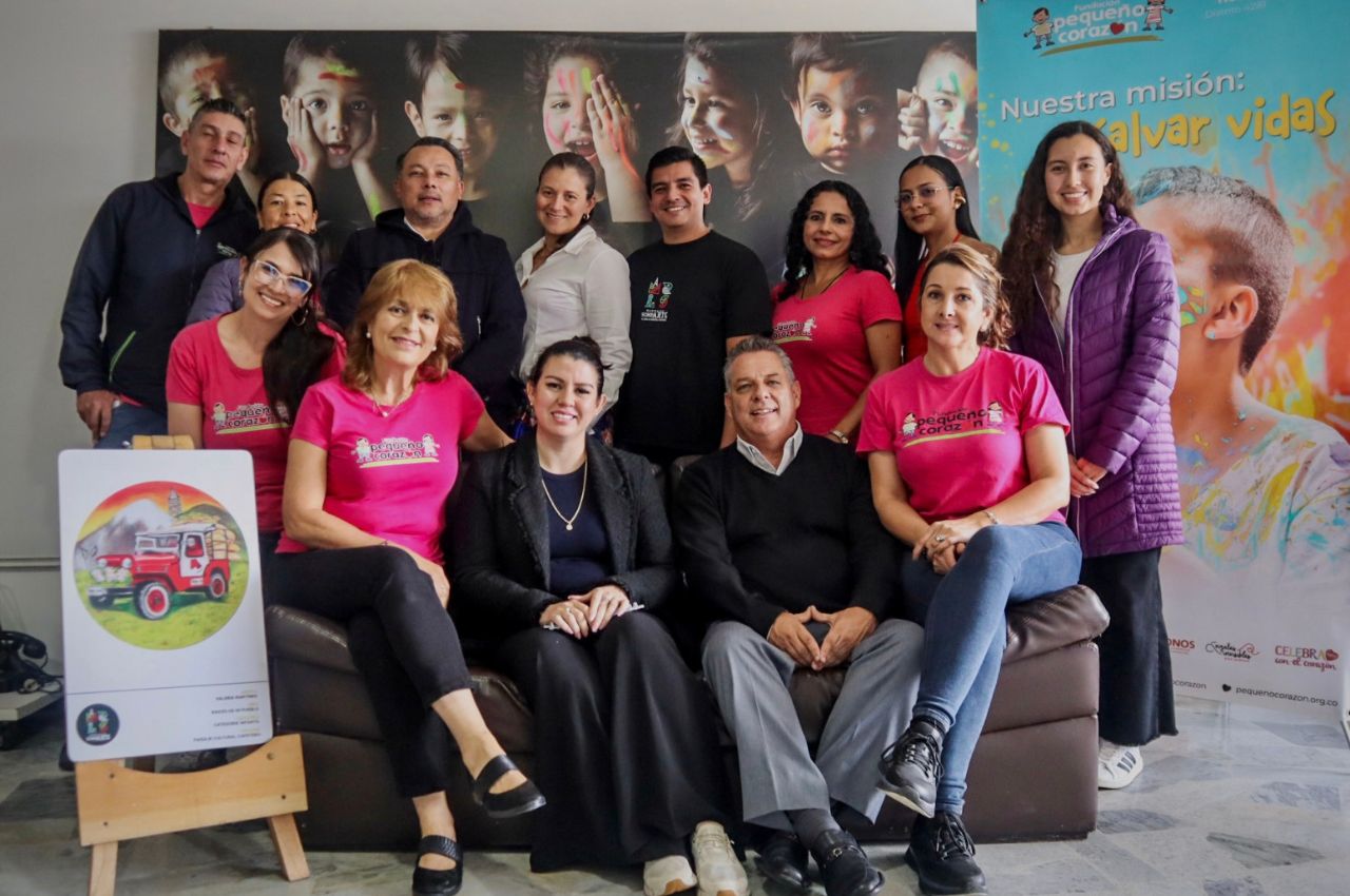 Fundación Pequeño Corazón cuenta con el apoyo de estudiante de P&C. Estudiante de Paz y Competitividad acompañado de personal de la Fundación pequeño corazón