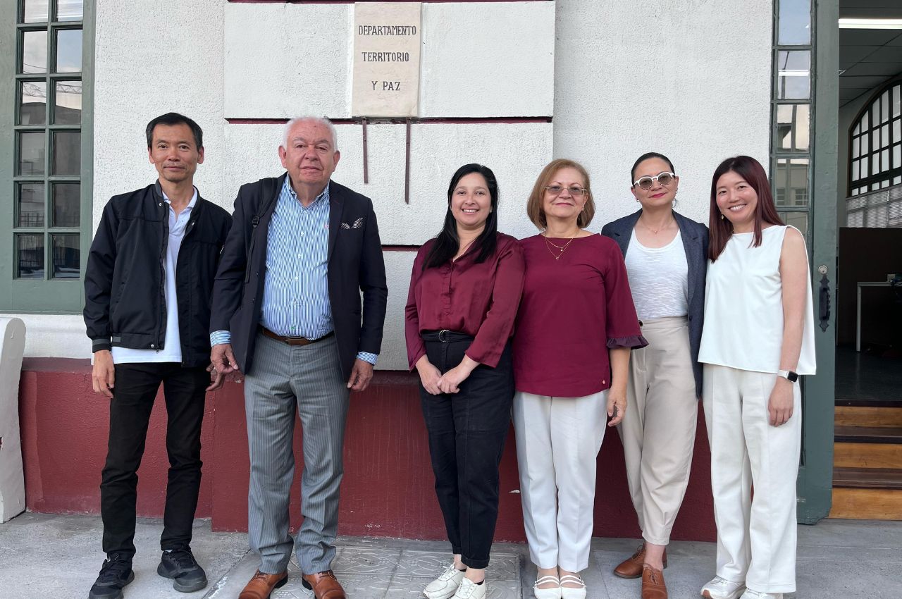 Representantes UAM y representantes de la Agencia de Cooperación Internacional del Japón