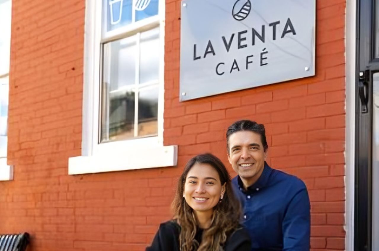 Graduado UAM posiciona su primera tienda de café en Estados Unidos Daniel Luna Fals, graduado UAM del programa de Economía.