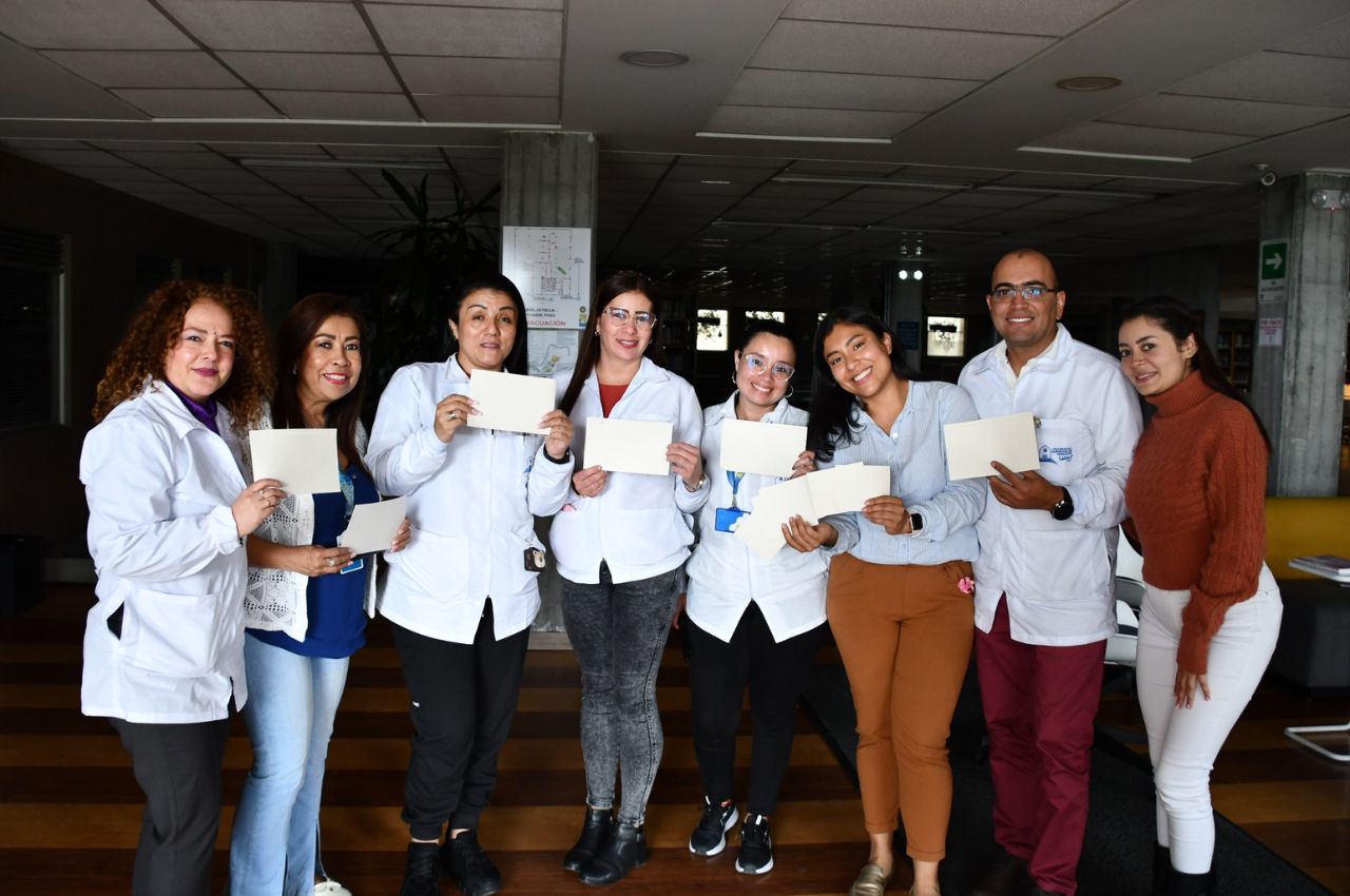 Personal de la biblioteca UAM se capacita en braille