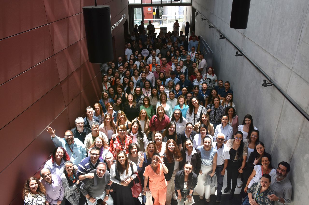 Comunidad UAM celebrando Reacreditación Institucional