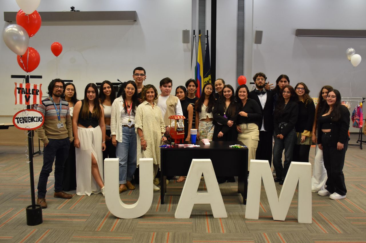 Talleres de Diseño de Modas 2025-01 Estudiantes y docentes de Diseño de Modas