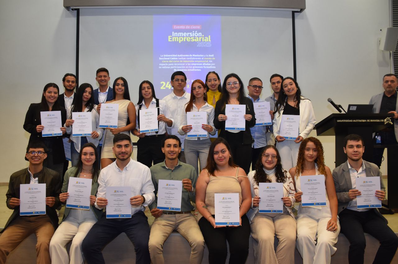 Estudiantes UAM que terminaron el curso de Inmersión Empresarial