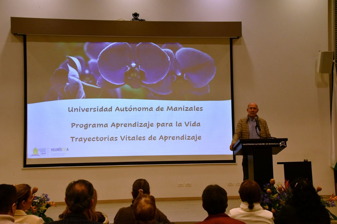 La UAM lanza Trayectorias Vitales de Aprendizaje Rector UAM presentando nuevo proyecto