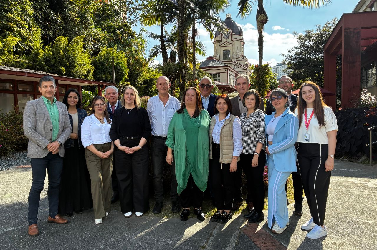La UAM recibió visita de la Corporación Universitaria Minuto de Dios (UNIMINUTO). La UAM y UNIMINUTO fortalecen lazos académicos