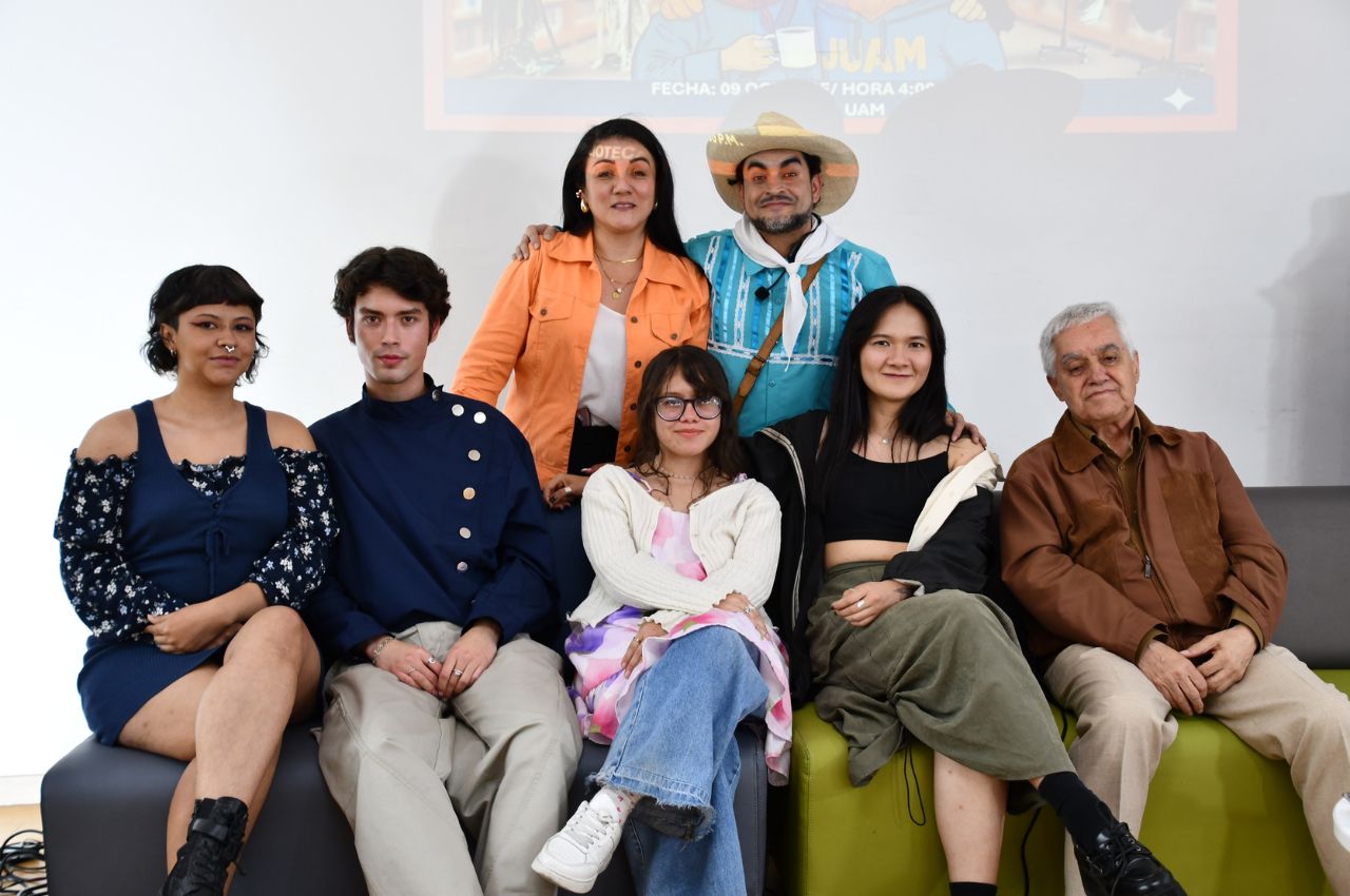 Participantes de Un Café con Néstor Elí