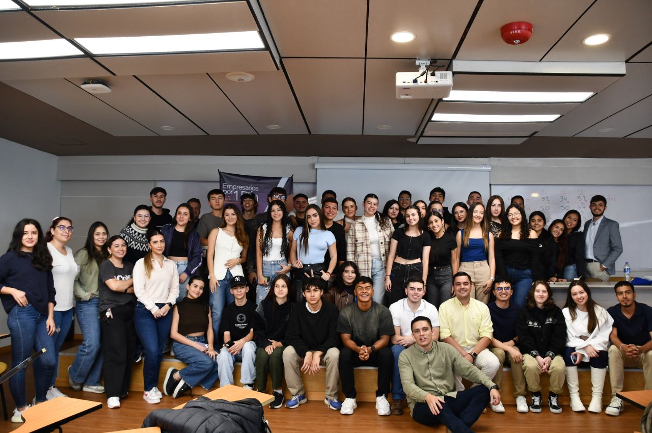 Fundación Bolívar Davivienda y la UAM impulsan el liderazgo juvenil en Manizales 