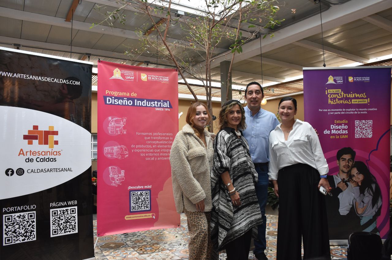 Jornada de Artesanos: una alianza entre las artesanías y el diseño en la UAM Docentes y estudiantes en la Jornada de Artesanos