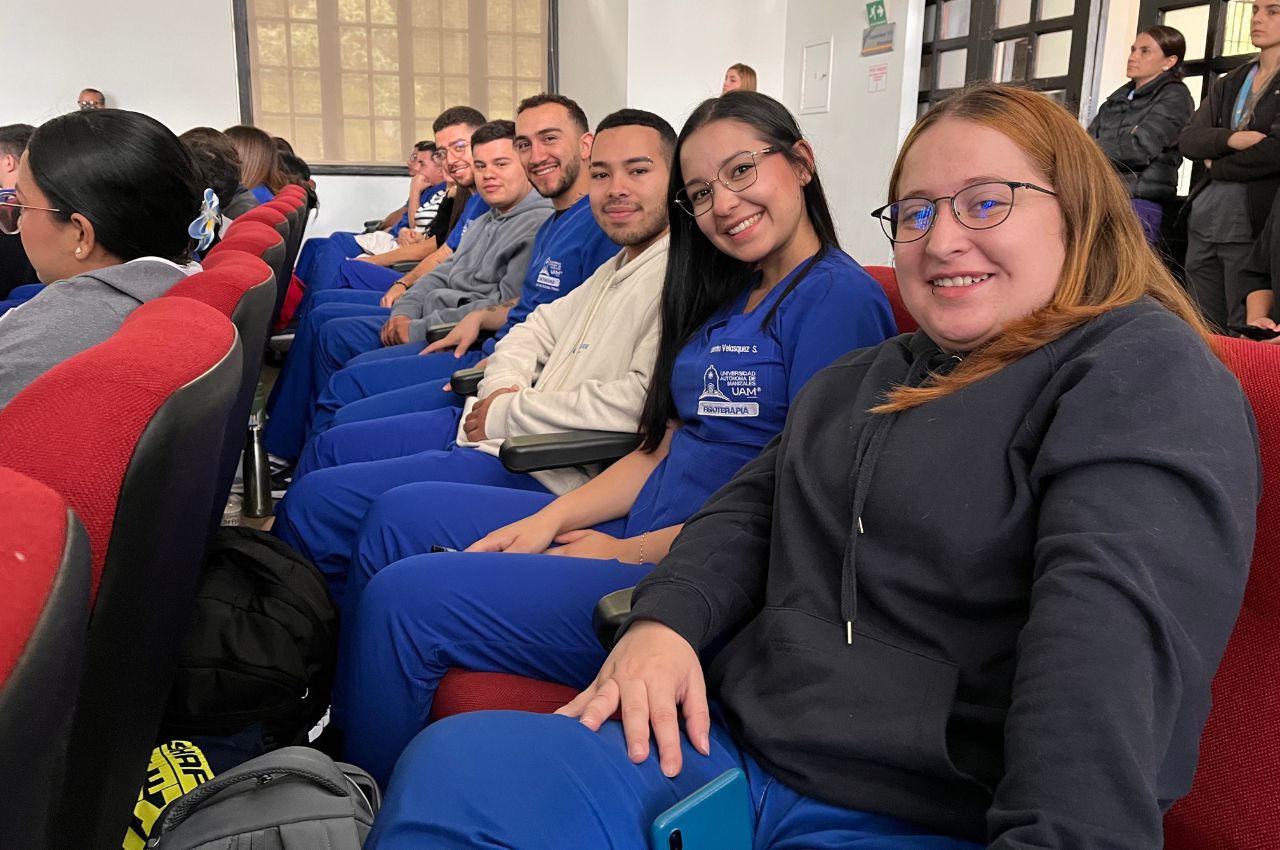 Estudiantes de Fisioterapia UAM en la jornada de sensibilización sobre cáncer de pulmón